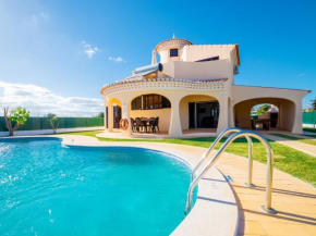 VILLA WITH HEATABLE POOL